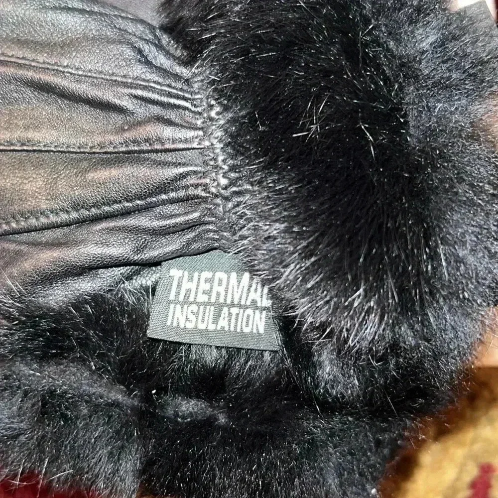 Women’s Black Leather Gloves with Black Rabbit Fur at Wrists Thermal Insulation